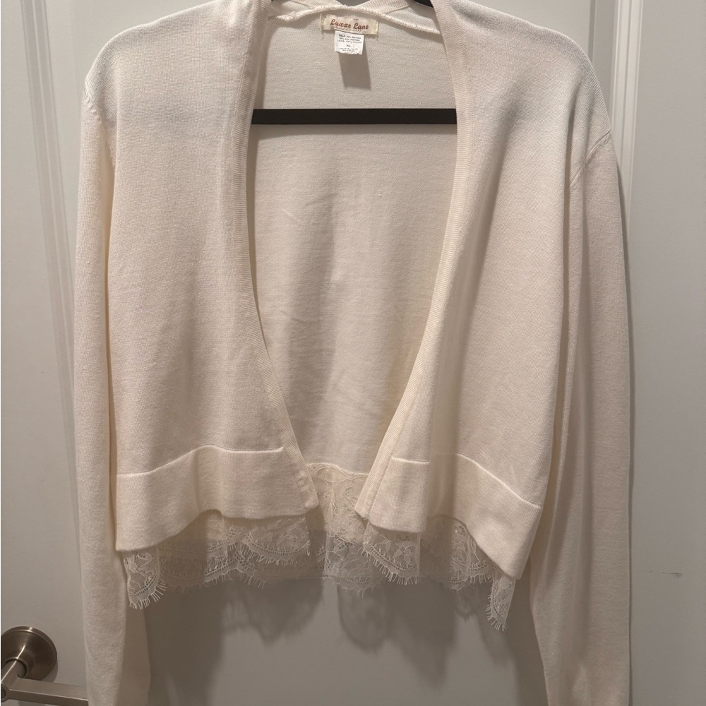 Luxxe Lane White Lace-Trimmed Shrug